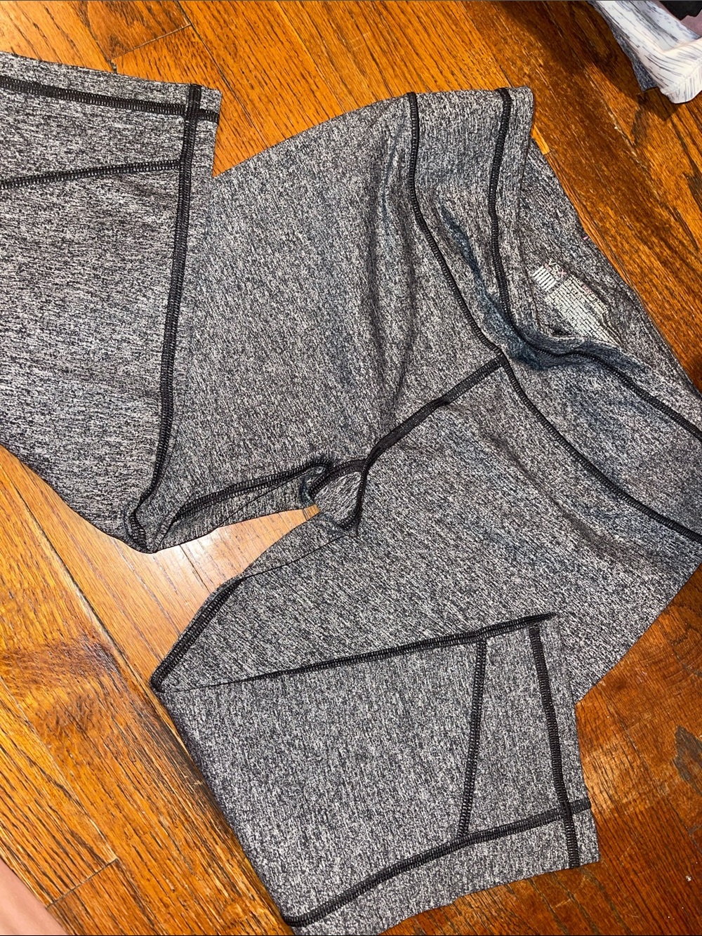 Women’s Victoria Secret VSX Sexy Sport Heather Gray Cropped Leggings